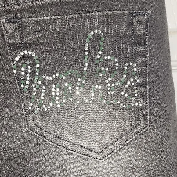 Akademiks Women’s Gray Skinny Jeans Size 32 – Rhinestone Back Pockets Pre-Owned - Picture 7 of 8
